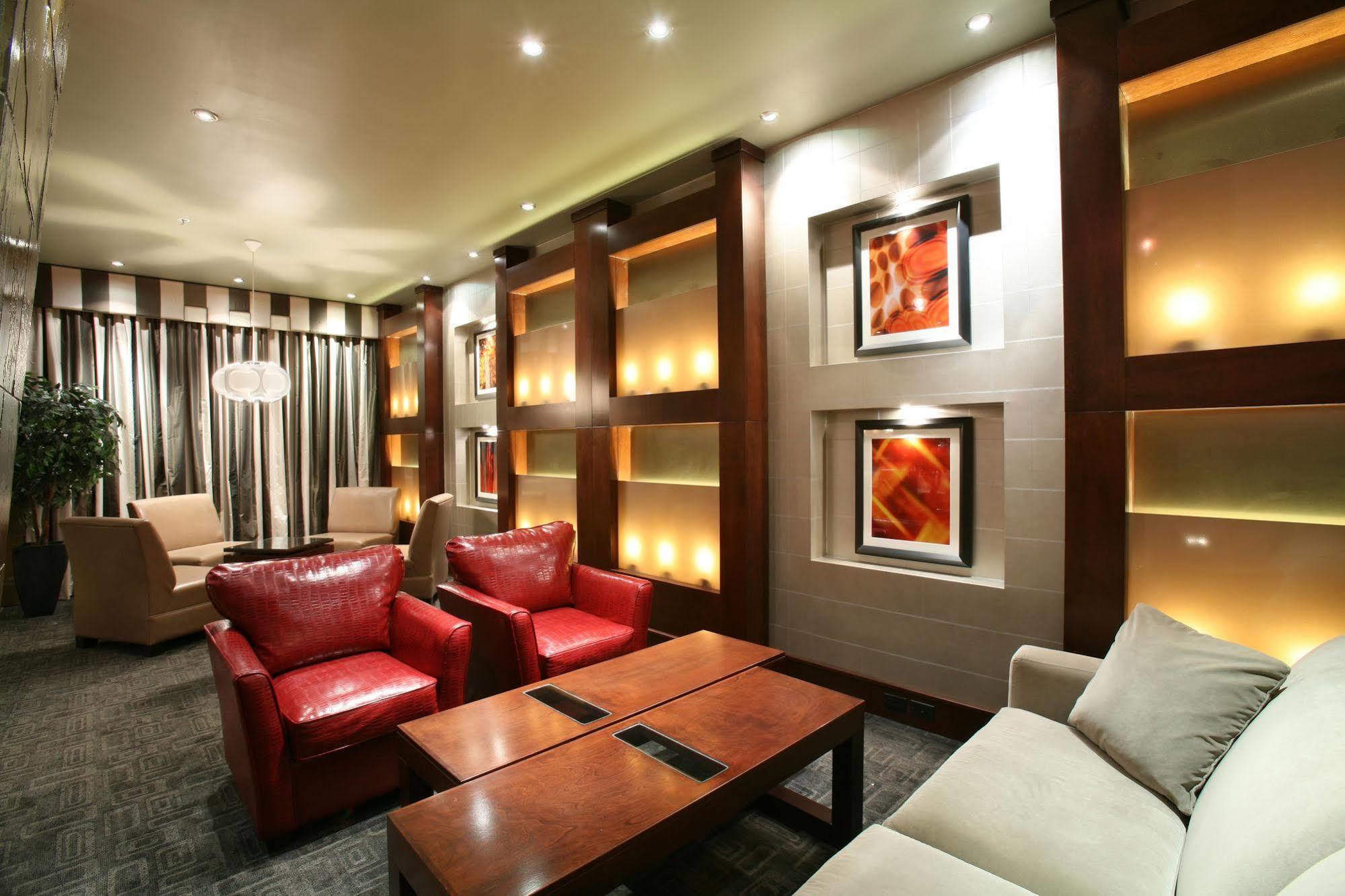 Sandman Hotel Edmonton West Szoba fotó